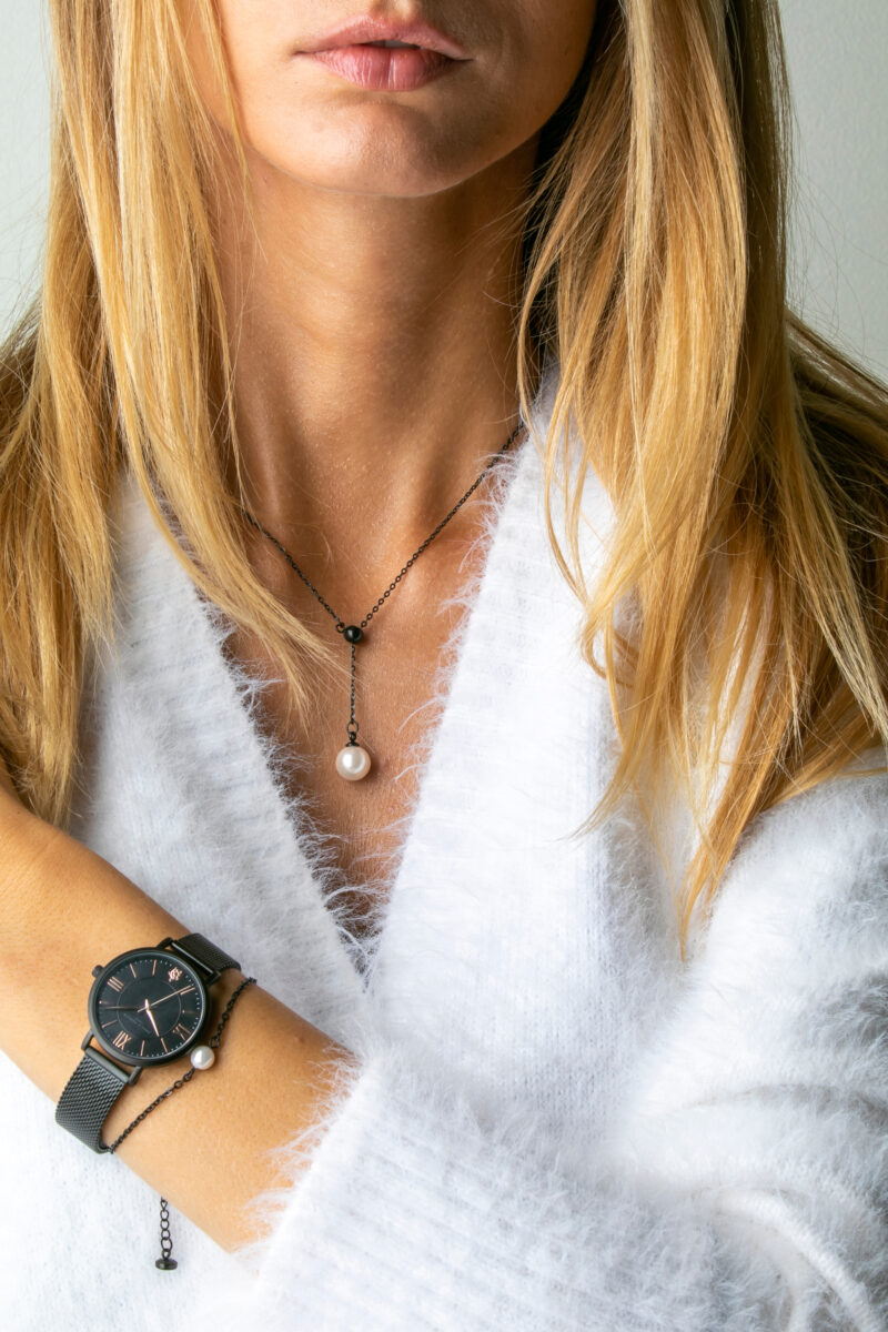 Raindrop Necklace in Black - Image 2