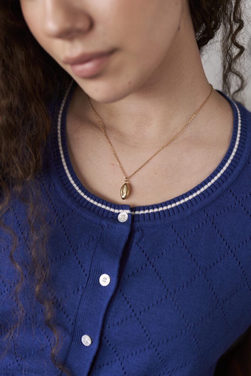 Shell Queen in Gold - Image 10