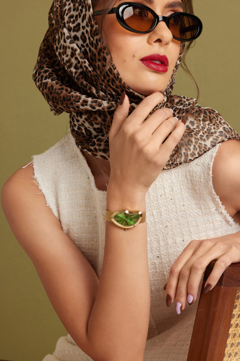 Old money  Gold Mesh - Image 9