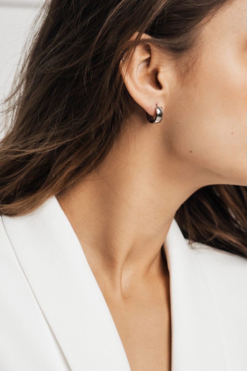 Lize Silver Hoop Earrings - Image 5