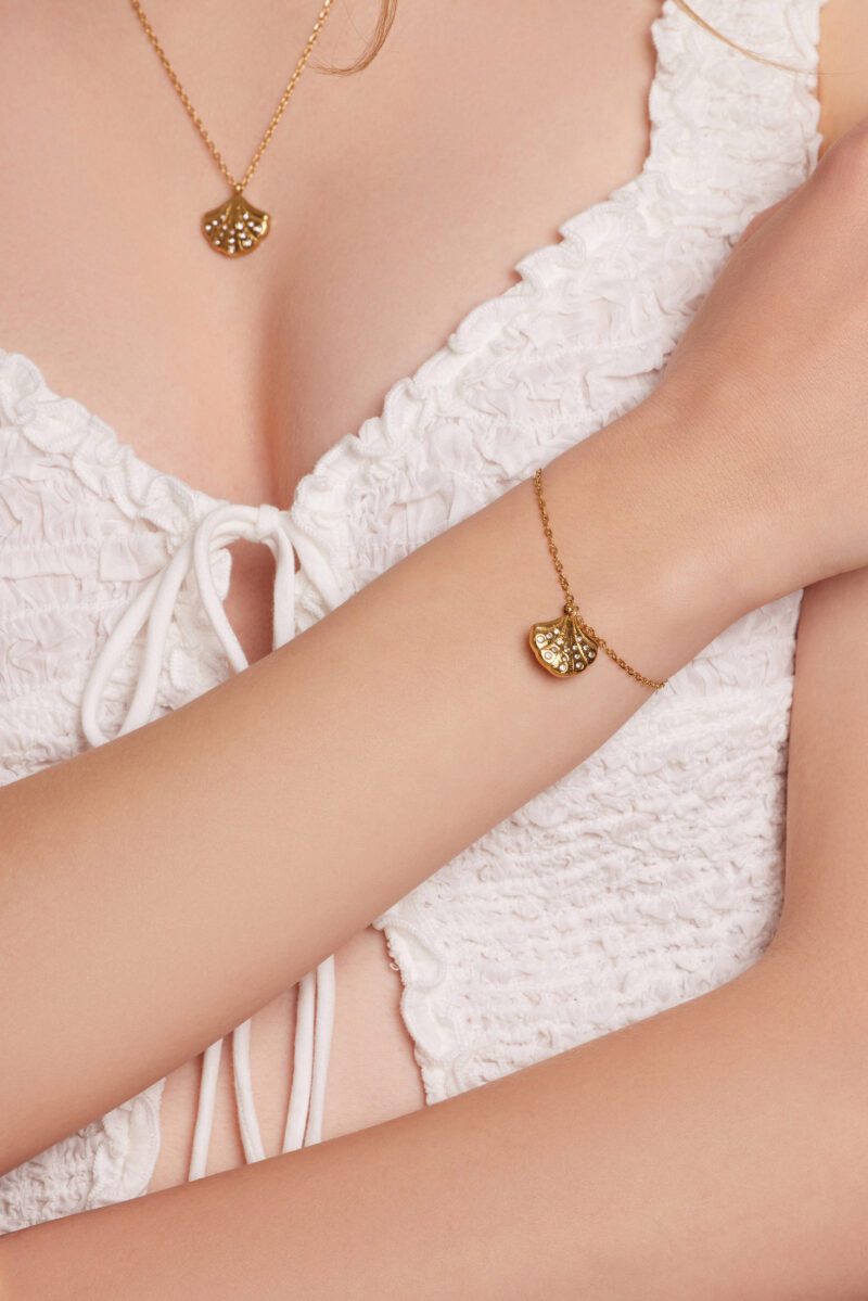 Oceava in Gold - Image 2