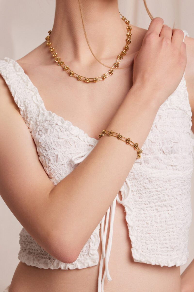Harblyn in Gold - Image 4
