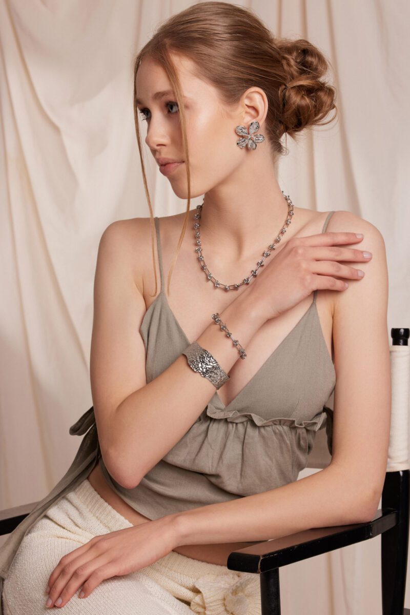 Harblyn in Silver - Image 5