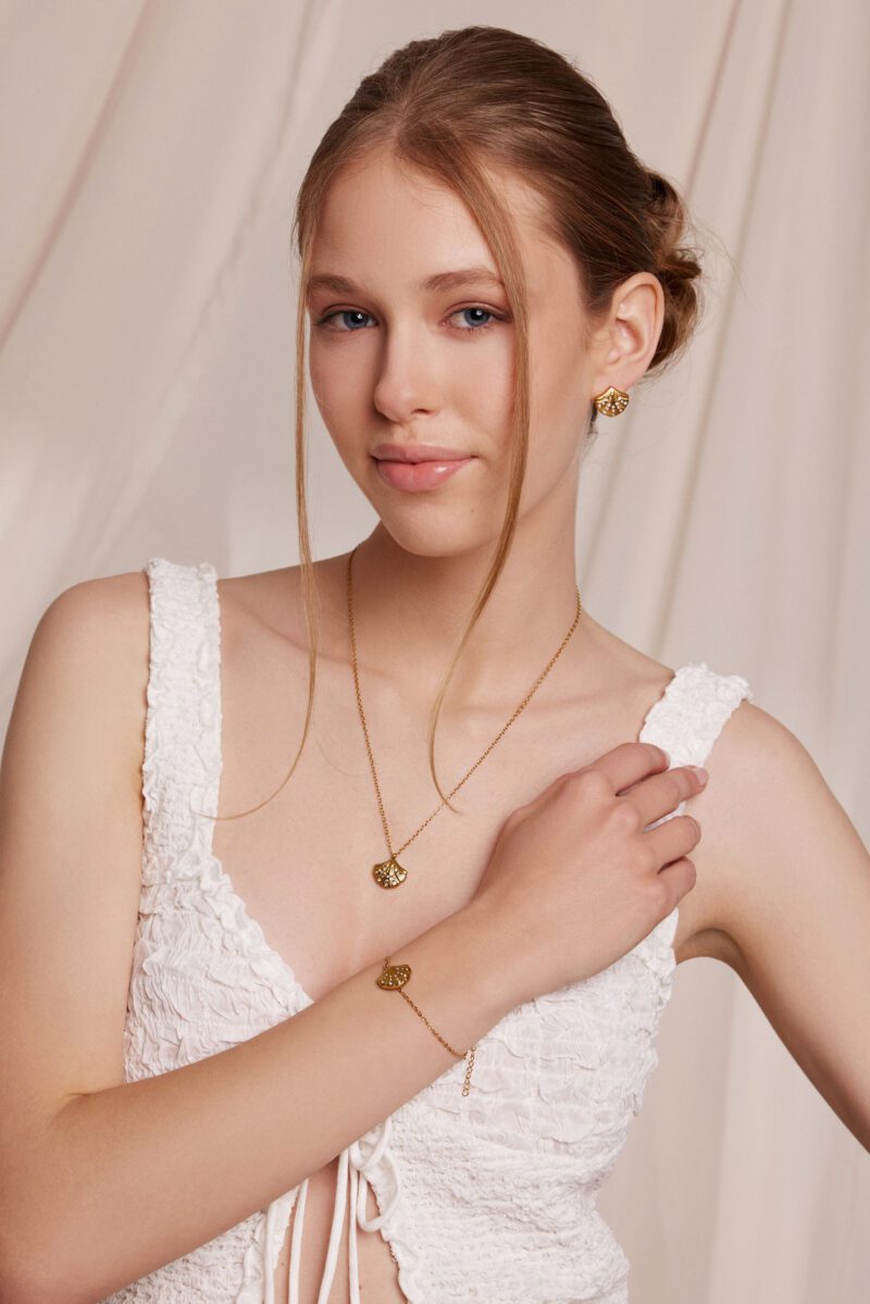 Selqua in Gold - Image 4