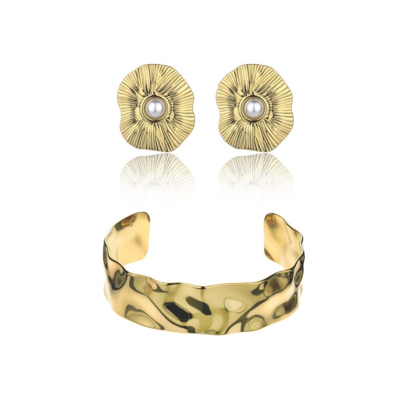Zephyra Set in Gold