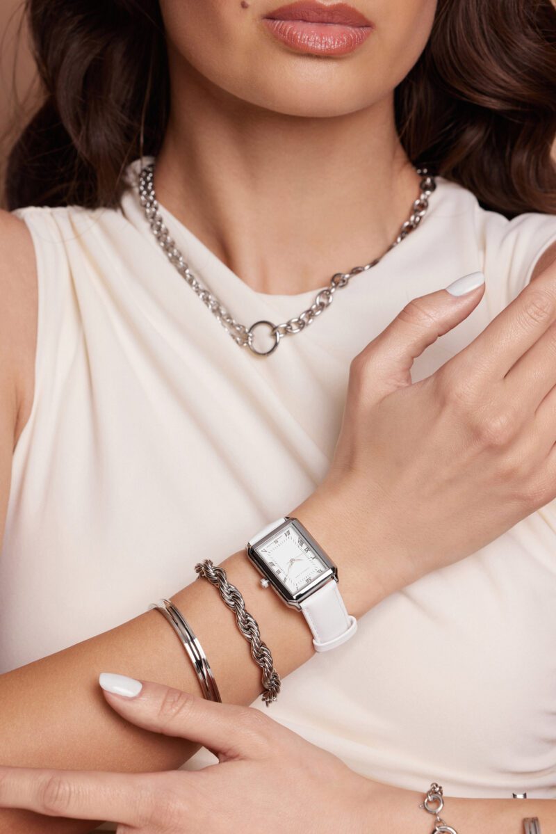Netty set in Silver - Image 5